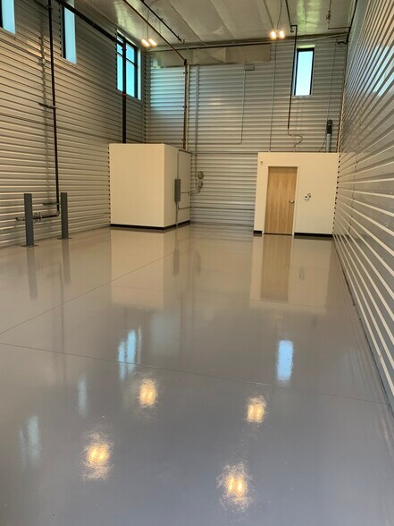 More Photos Of 5705 N Garfield Ave, Loveland Industrial For Sale