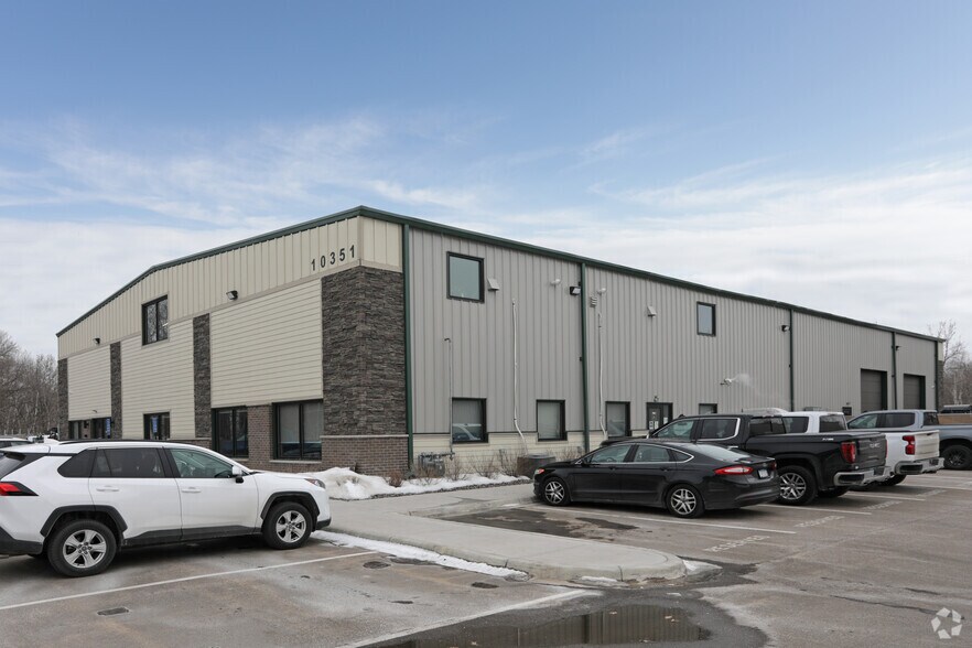 More Photos Of 10351 Naples St NE, Blaine Warehouse For Lease