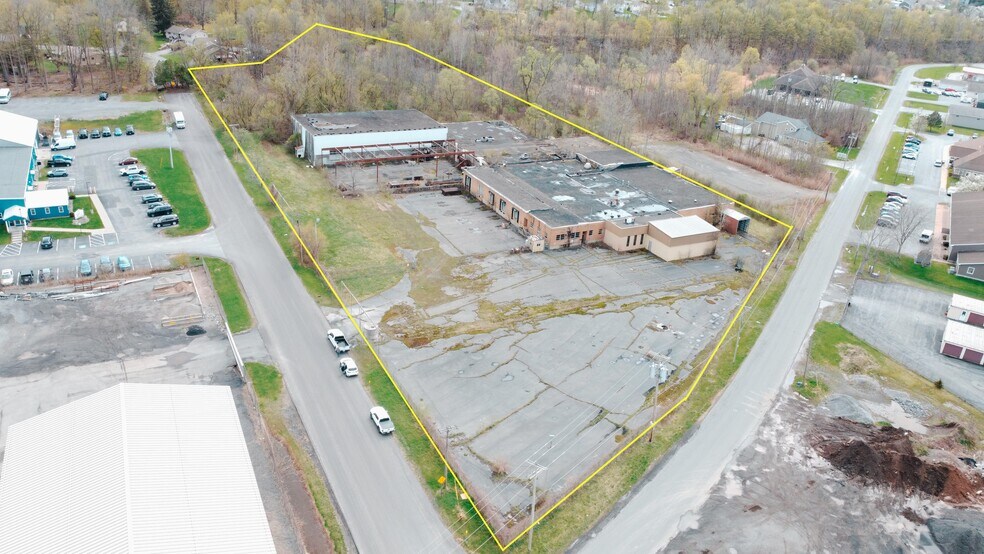 Primary Photo Of 645 Birchwood Dr, Oneida Distribution For Sale