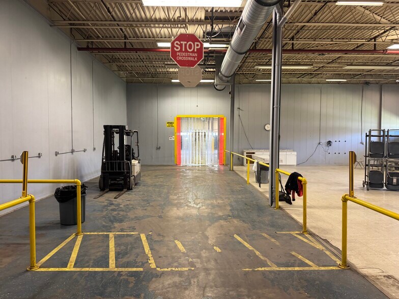 More Photos Of 800 Baker Rd, Dexter Warehouse For Lease