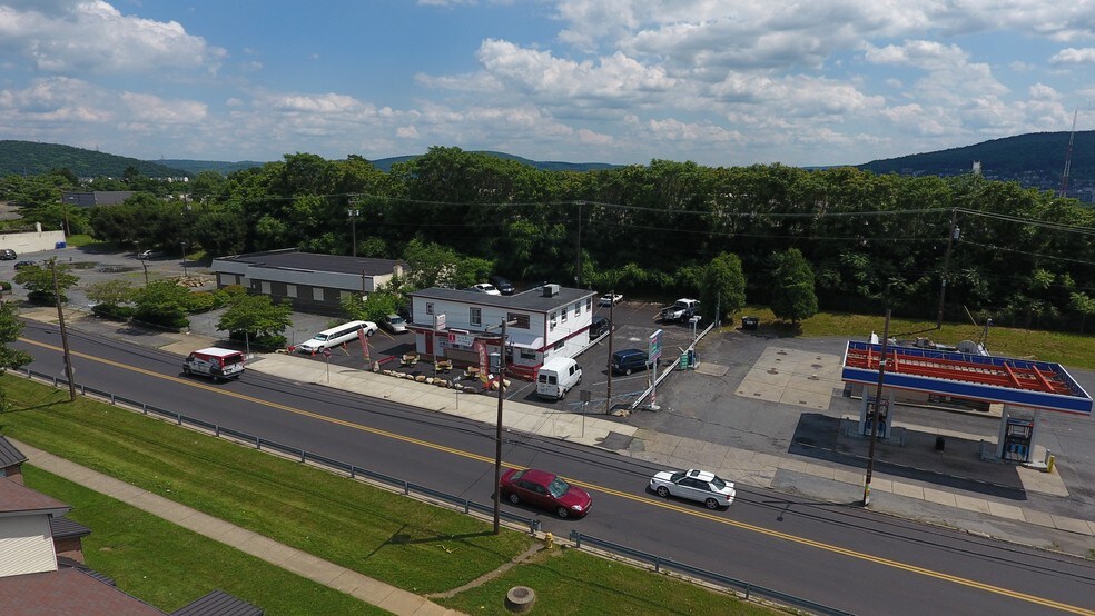 More Photos Of 1130 Pembroke Rd, Bethlehem Storefront Retail Residential For Lease