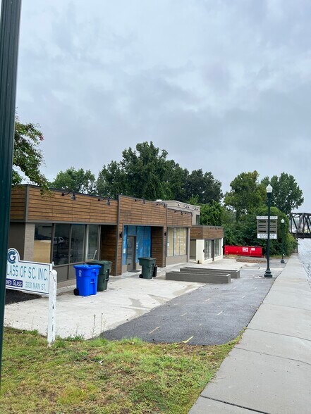 More Photos Of 3033 N Main St, Columbia Storefront Retail Office For Lease