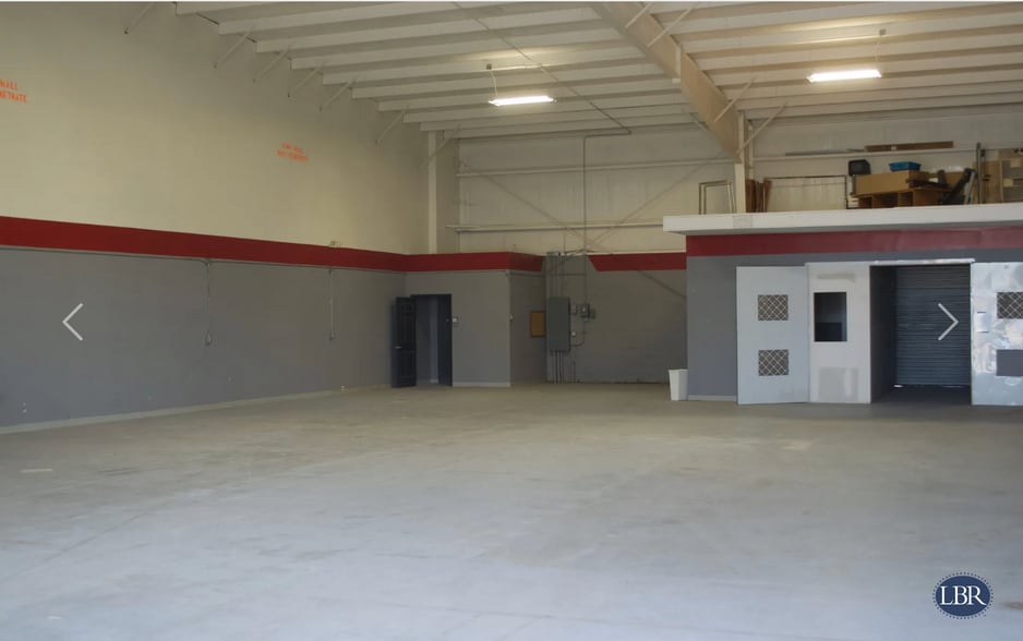 More Photos Of 480 Distribution Dr, Melbourne Warehouse For Lease