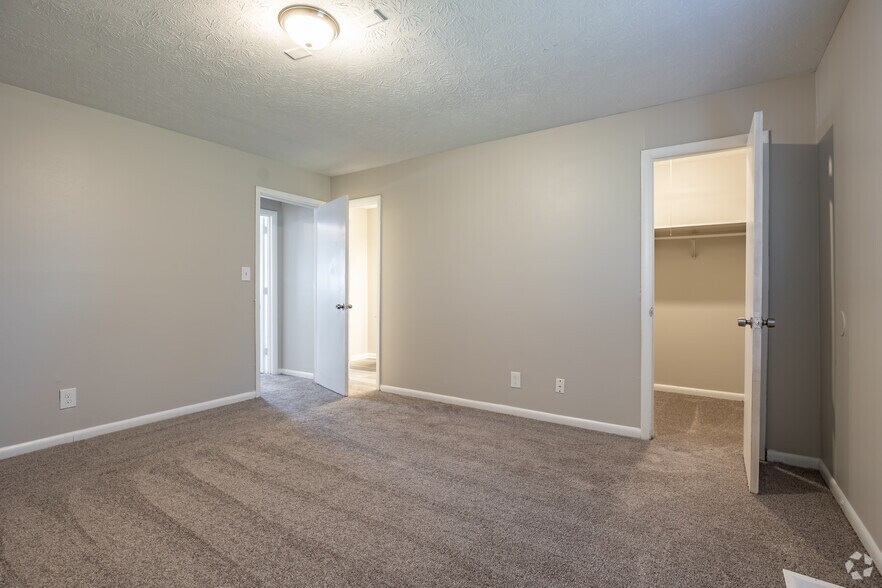 More Photos Of 4015 Covington Hwy, Decatur Apartments For Sale