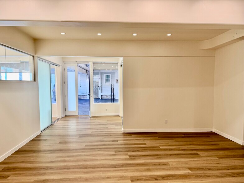 More Photos Of 49-57 Pier Ave, Hermosa Beach Storefront Retail Office For Lease