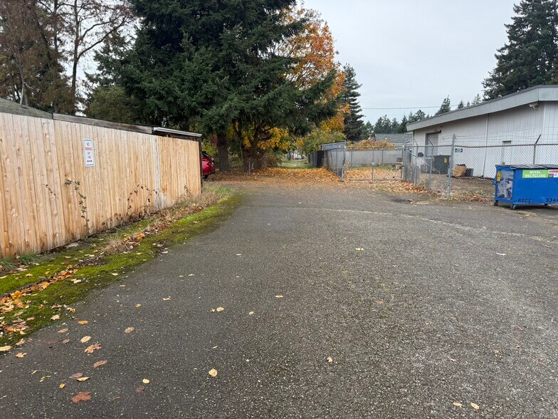 More Photos Of 16002 Pacific Ave S, Spanaway Auto Dealership For Sale