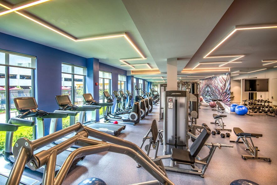 More Photos Of 145 Front St, Worcester Apartments For Lease