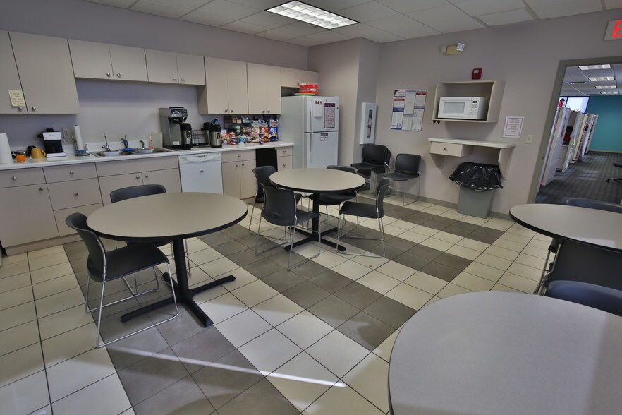More Photos Of 140 S Atlantic Ave, Ormond Beach Office For Lease