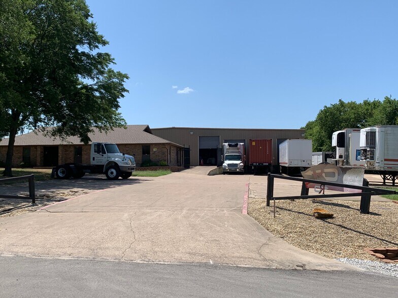 More Photos Of 511 S 5th Ave, Mansfield Distribution For Sale