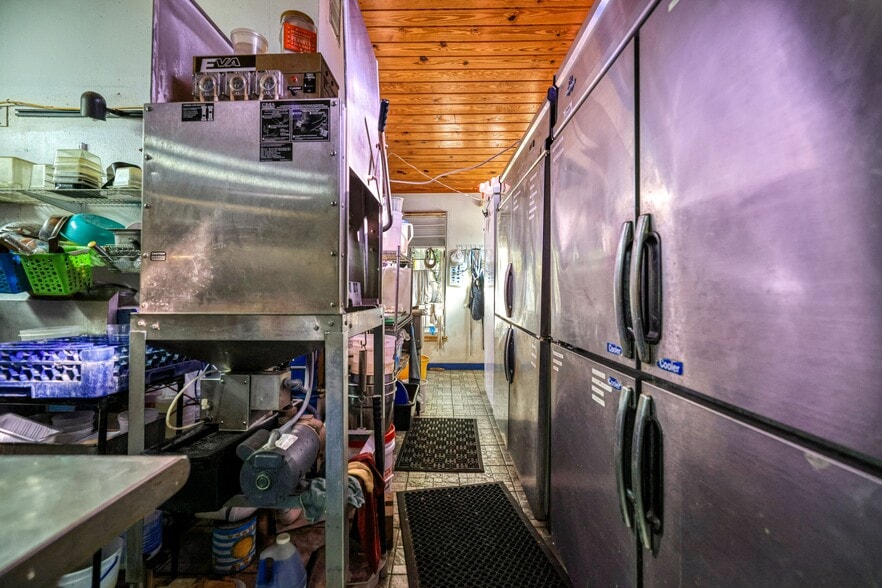 More Photos Of 5709 6th St, Zephyrhills Restaurant For Sale