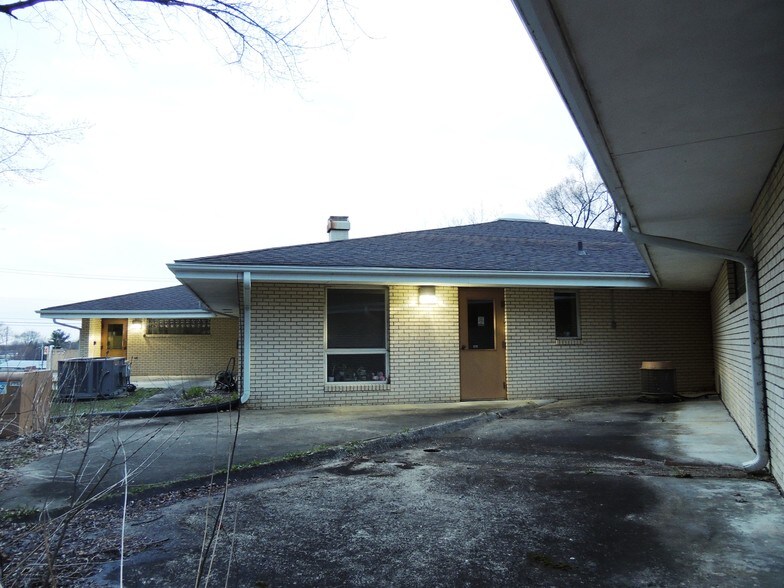 More Photos Of 7399 Forest Hills Rd, Loves Park Office For Sale