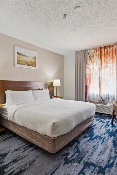 More Photos Of 2400 W Sam Houston Pky S, Houston Hotel For Sale