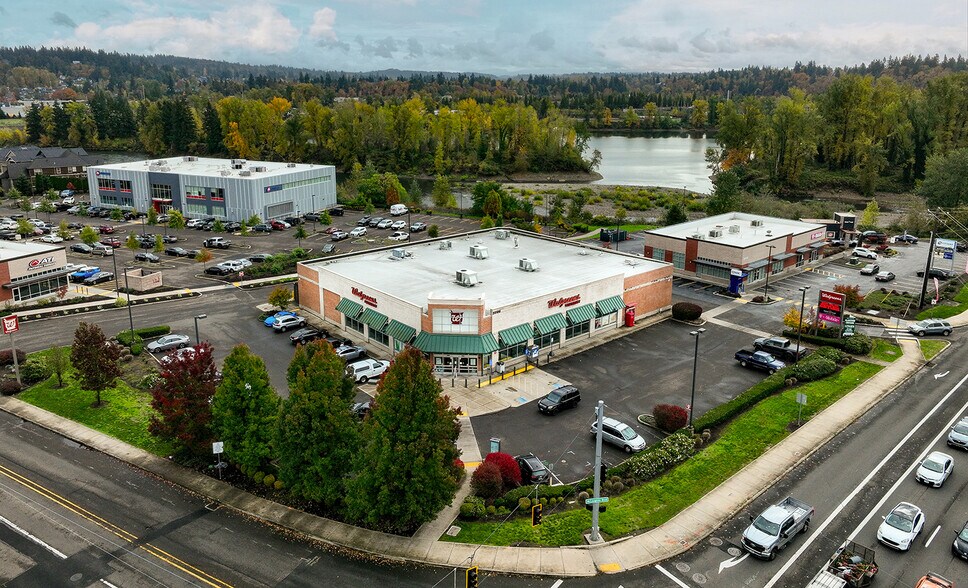 More Photos Of 20100 W Mcloughlin Blvd, Gladstone Drugstore For Sale