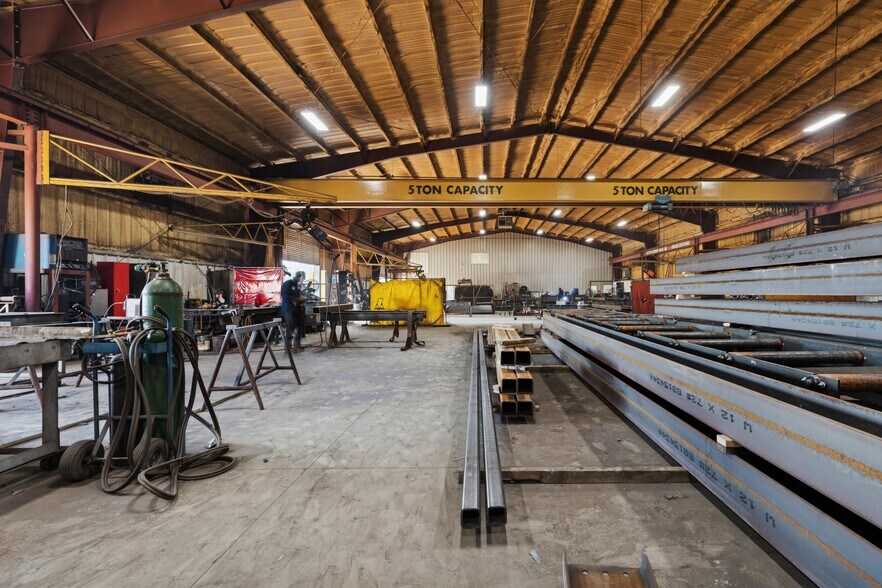 More Photos Of 2627 SW 22nd St, Oklahoma City Warehouse For Sale
