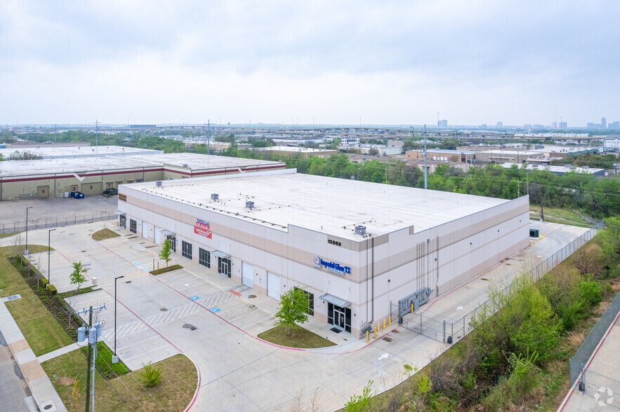 More Photos Of 10869 Shady Trail, Dallas Industrial For Lease