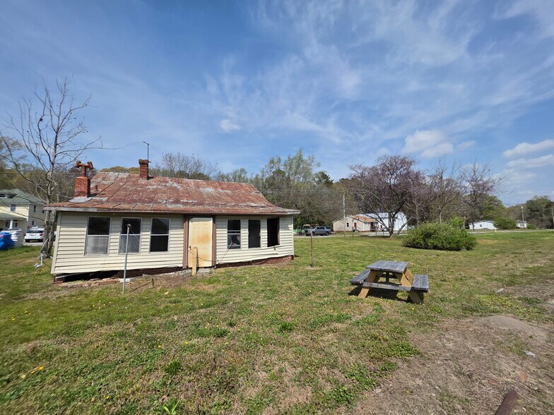 More Photos Of 1006 Badham Rd, Edenton Flex For Sale