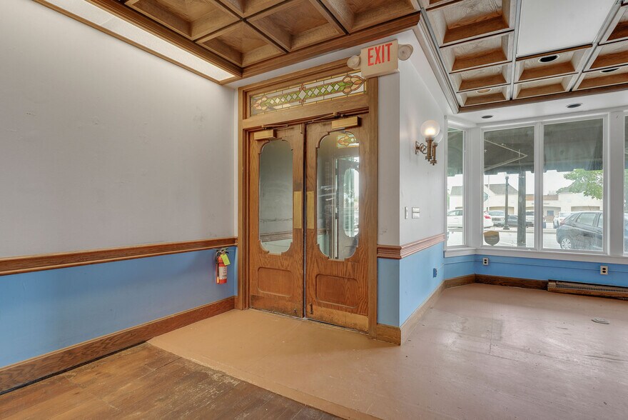 More Photos Of 154 Main St, Painesville General Retail For Lease