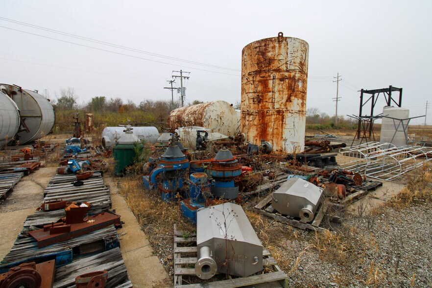 More Photos Of 7350 IL-111, South Roxana Specialty For Sale