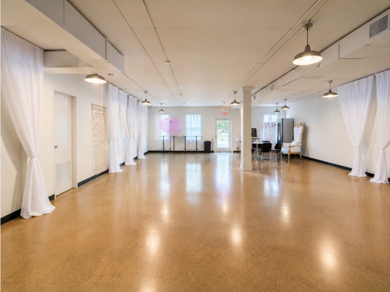 More Photos Of 2525 Lebanon Pike, Nashville Office For Lease