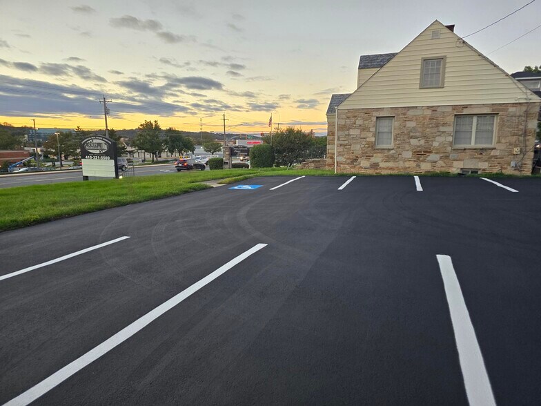 More Photos Of 1829 York Rd, Lutherville Timonium Office Residential For Lease