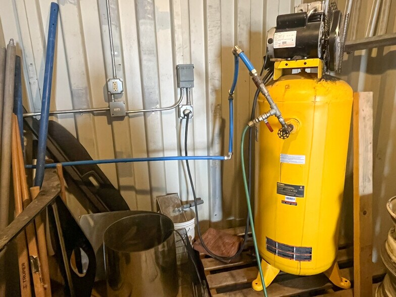 More Photos Of 36154 Enterprise, Trenton Light Manufacturing For Sale