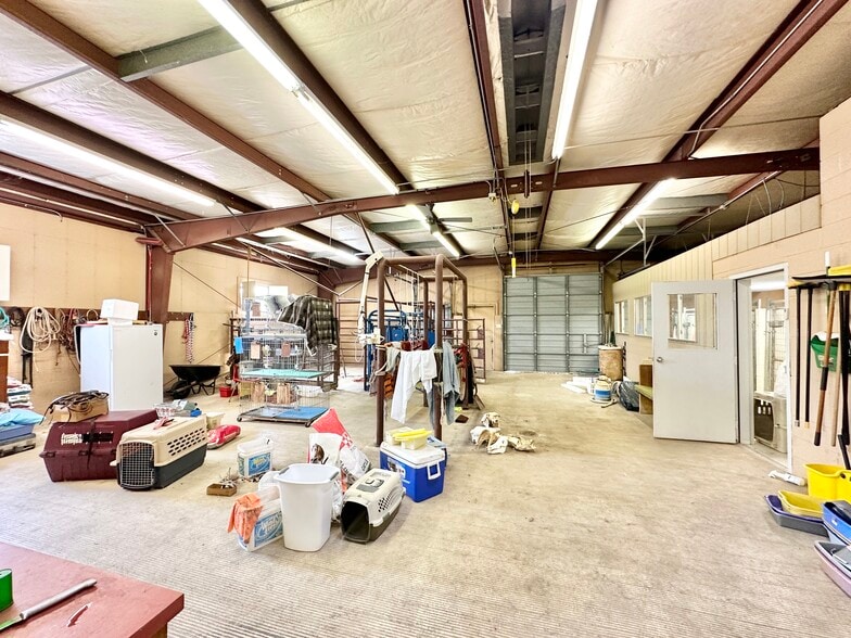 More Photos Of 1005 E 6th Ave, Belton Specialty For Sale