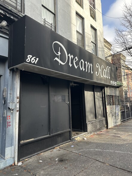 Primary Photo Of 861 Freeman St, Bronx Storefront Retail Residential For Lease