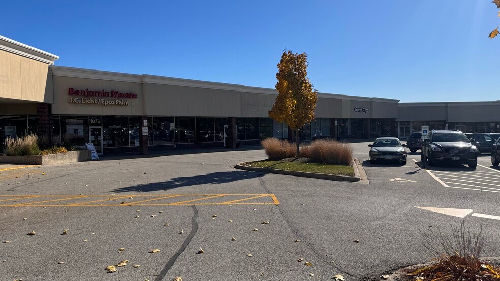 More Photos Of 1015-1127 S Roselle Rd, Schaumburg Unknown For Lease