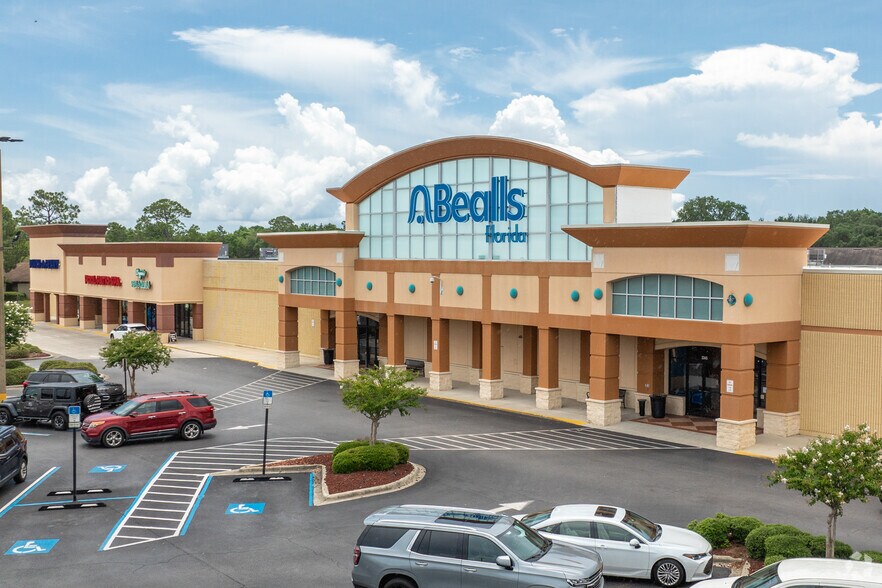 More Photos Of 3303-3371 Gulf Breeze Pky, Gulf Breeze Storefront For Lease