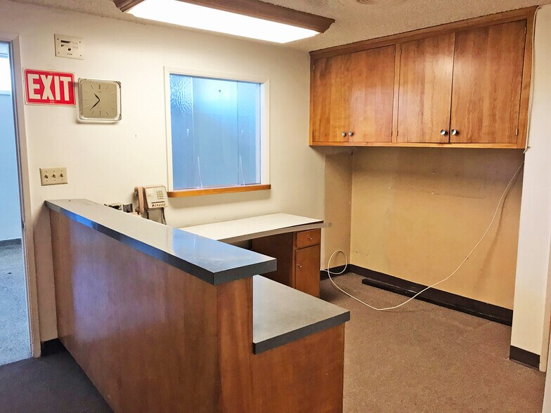 More Photos Of 412-418 San Fernando Mission Blvd, San Fernando Medical For Lease