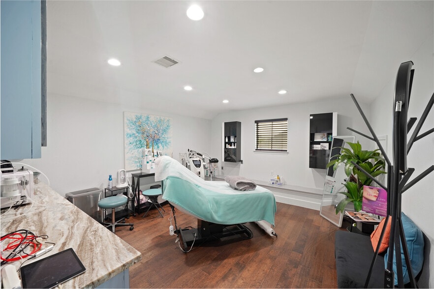 More Photos Of 21406 Provincial Blvd, Katy Medical For Sale