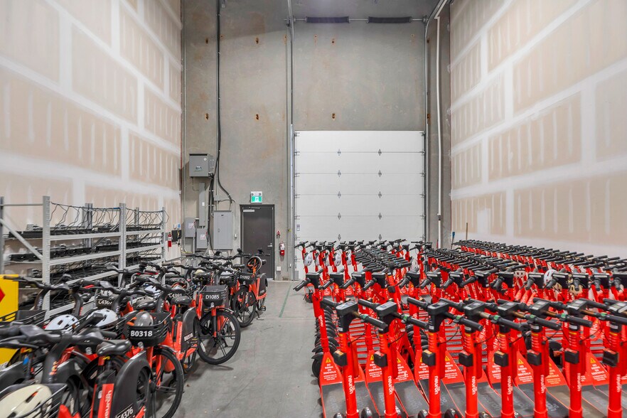 More Photos Of 580 Nicola Ave, Port Coquitlam Warehouse For Lease