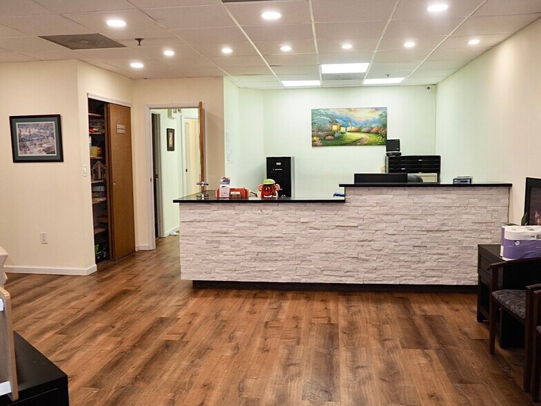 More Photos Of 233 E Shore Rd, Great Neck Medical For Lease