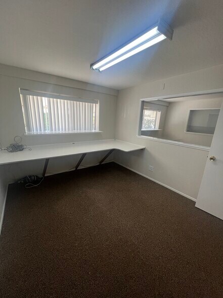More Photos Of 3840 Bayshore Blvd, Brisbane Service For Lease
