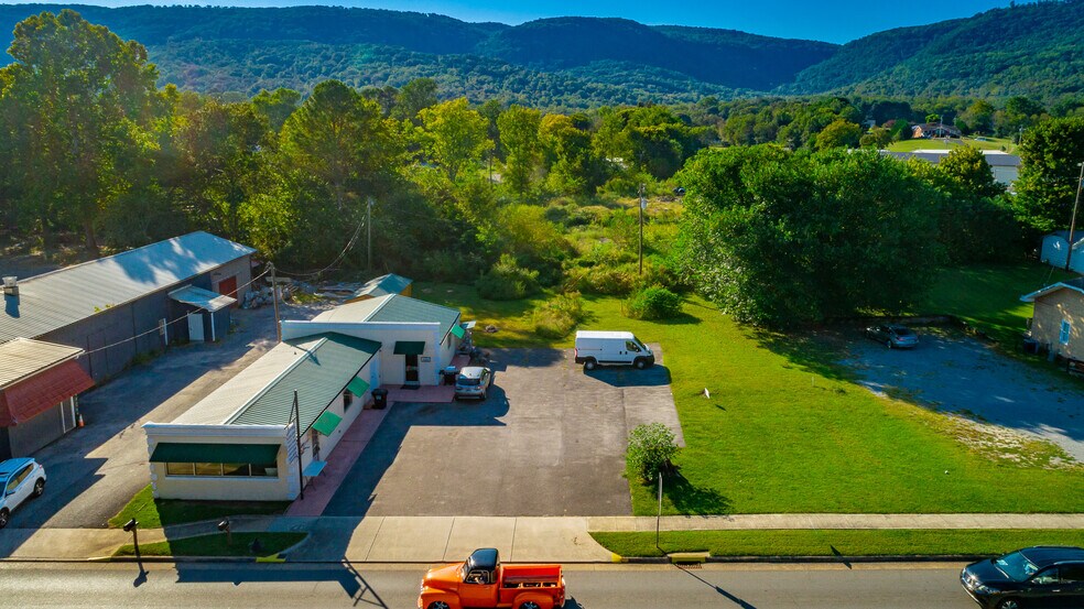 More Photos Of 15781 Rankin Ave, Dunlap Freestanding For Sale