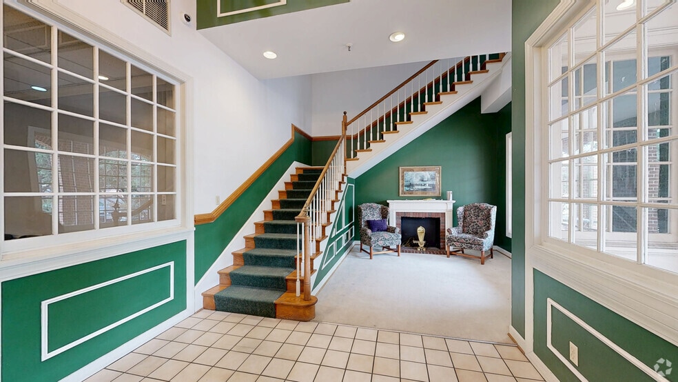 More Photos Of 3630 George Washington Mem Hwy, Yorktown Office For Sale