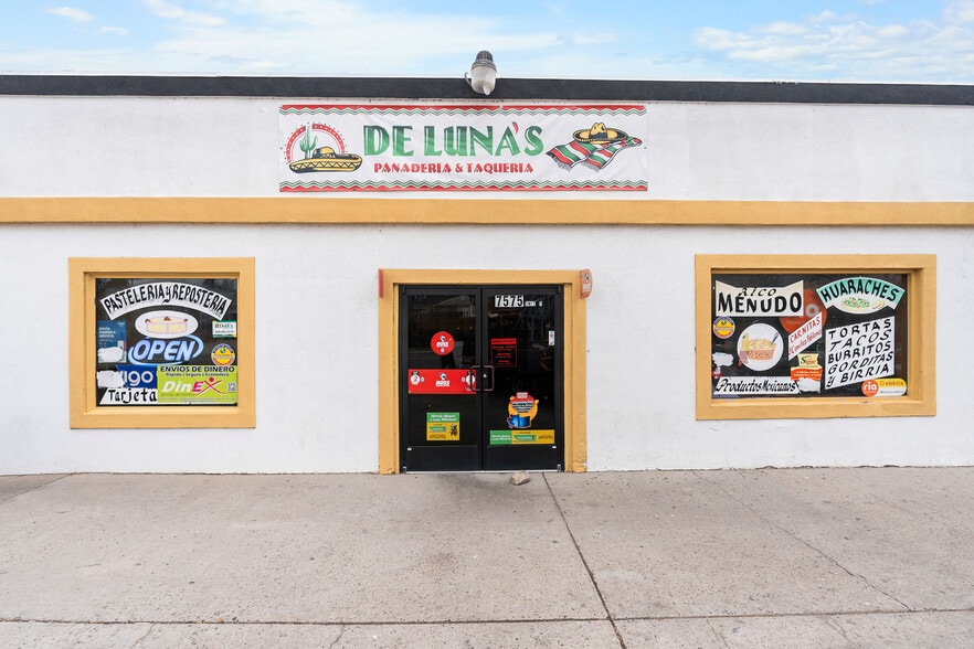 More Photos Of 7575 Broadway St, Denver Restaurant For Sale