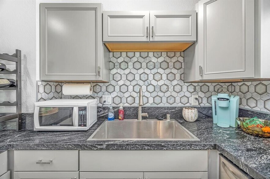More Photos Of 248 Orange Ave, Coronado Multifamily For Sale