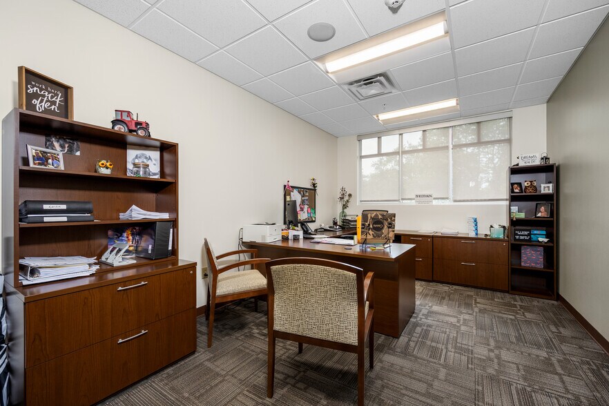 More Photos Of 3020 Orchard Park Rd, Buffalo Office For Sale