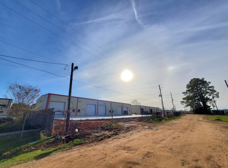 More Photos Of 1722 Cargill, Willis Flex For Sale