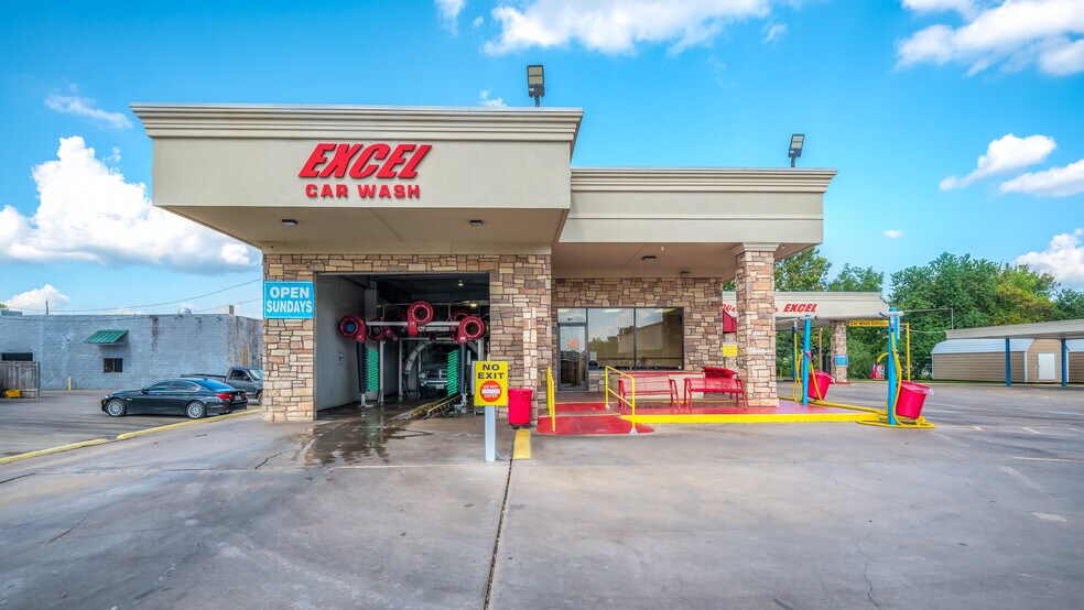 More Photos Of 311 S Timberland Dr, Lufkin Carwash For Sale