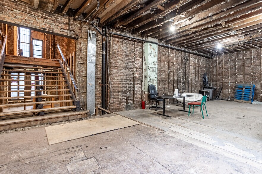 More Photos Of 321-323 Court St, Brooklyn Storefront Retail Residential For Lease