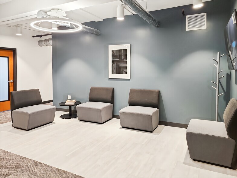 More Photos Of 200 N Laura St, Jacksonville Coworking Space