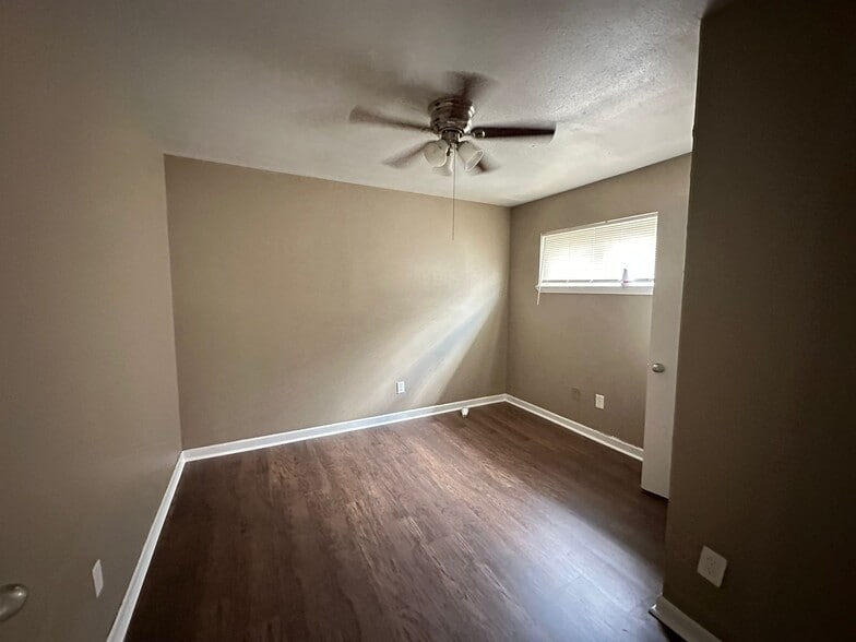More Photos Of 5408 Market St, Houston Apartments For Sale