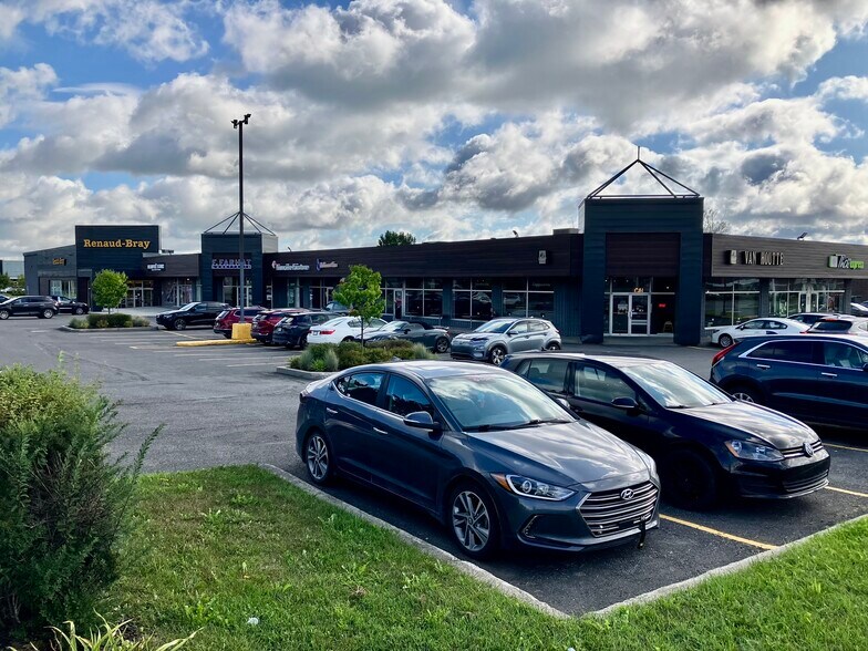 More Photos Of 520 Boul Saint-Joseph, Drummondville Storefront For Lease