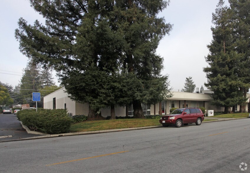 Primary Photo Of 685-687 N Pastoria Ave, Sunnyvale Light Manufacturing For Lease