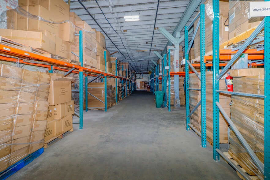 More Photos Of 827 Douglas Ave, Portsmouth Warehouse For Lease