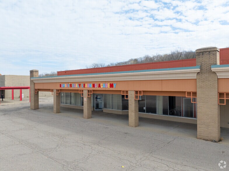 More Photos Of 2250-2600 Dixie Hwy, Hamilton Unknown For Lease