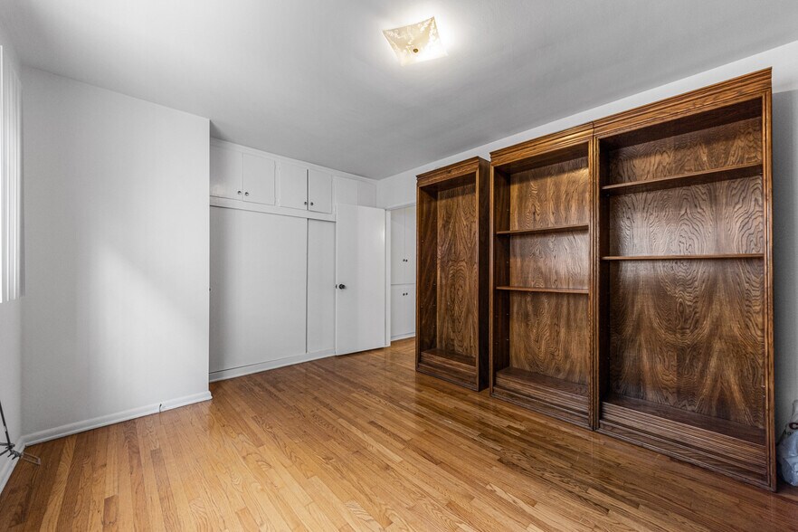 More Photos Of 8536 Saturn St, Los Angeles Apartments For Sale