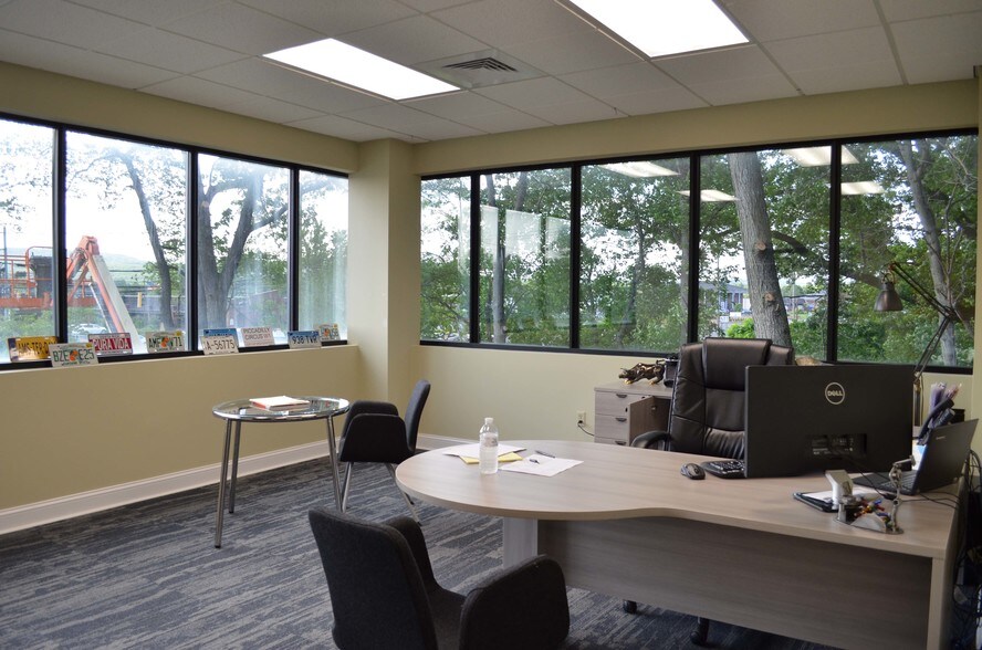 More Photos Of 556 Washington Ave, North Haven Office For Sale